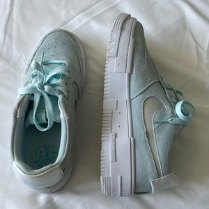 Nike Women’s Air Force 1